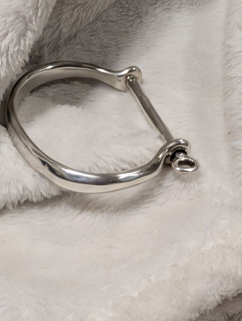 UNO de 50 Silver-toned Shackle Bangle Bracelet Heavy Cuff - Picture 3 of 8